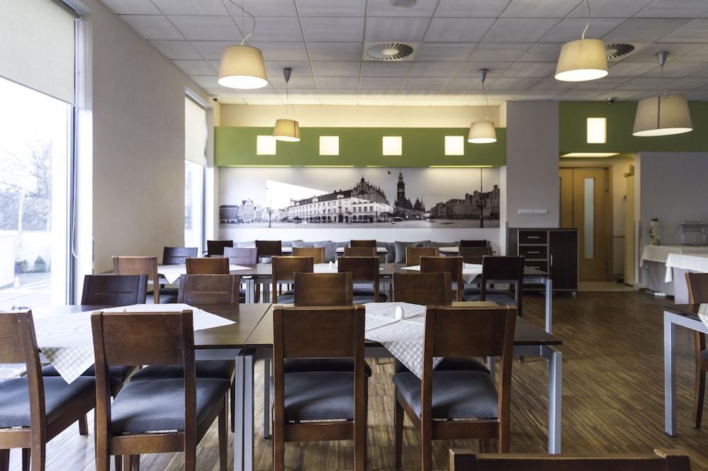 Weiser Hotel วรอตซวาฟ ภายนอก รูปภาพ